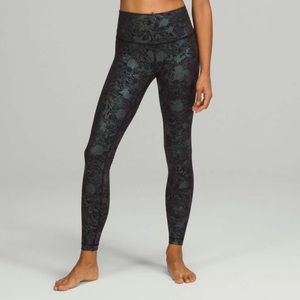 NWT Lululemon Wunder Under HR 28” shine